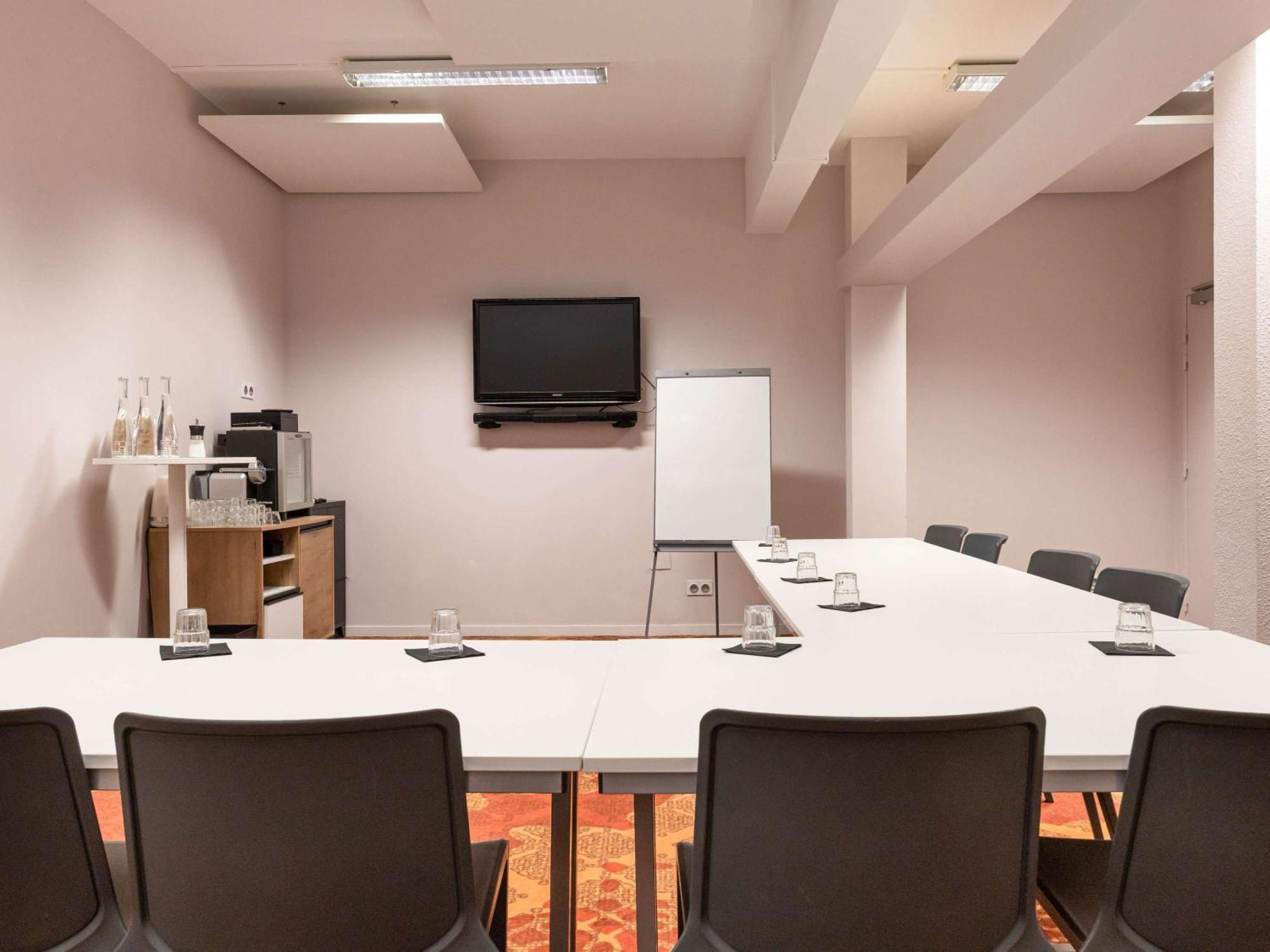 Готель Ibis Styles Albi Centre Le Theatro Екстер'єр фото
